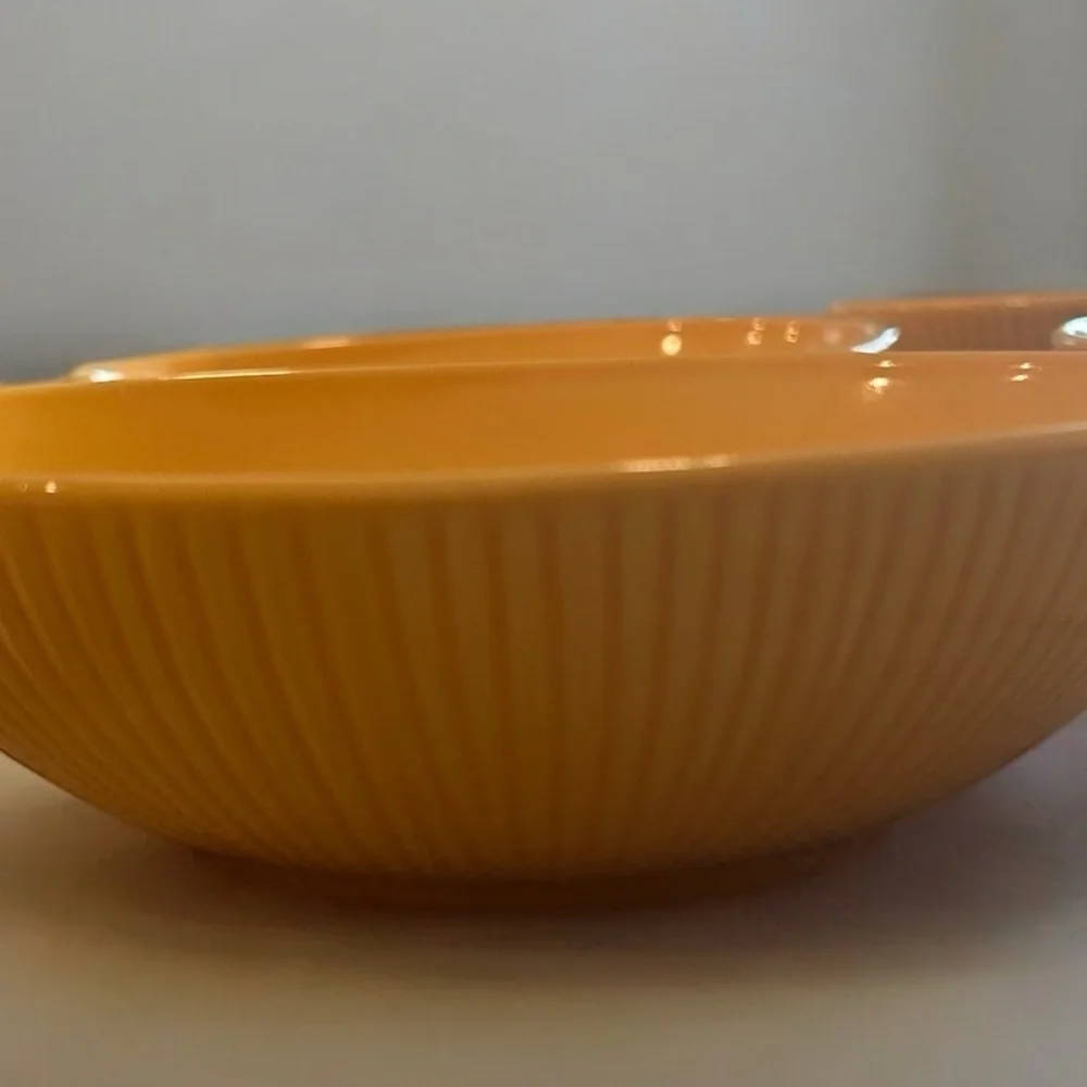 Set of 5 - 7” Diameter Bowls -‎ Sunflower Yellow - Good Condition (Unbranded)